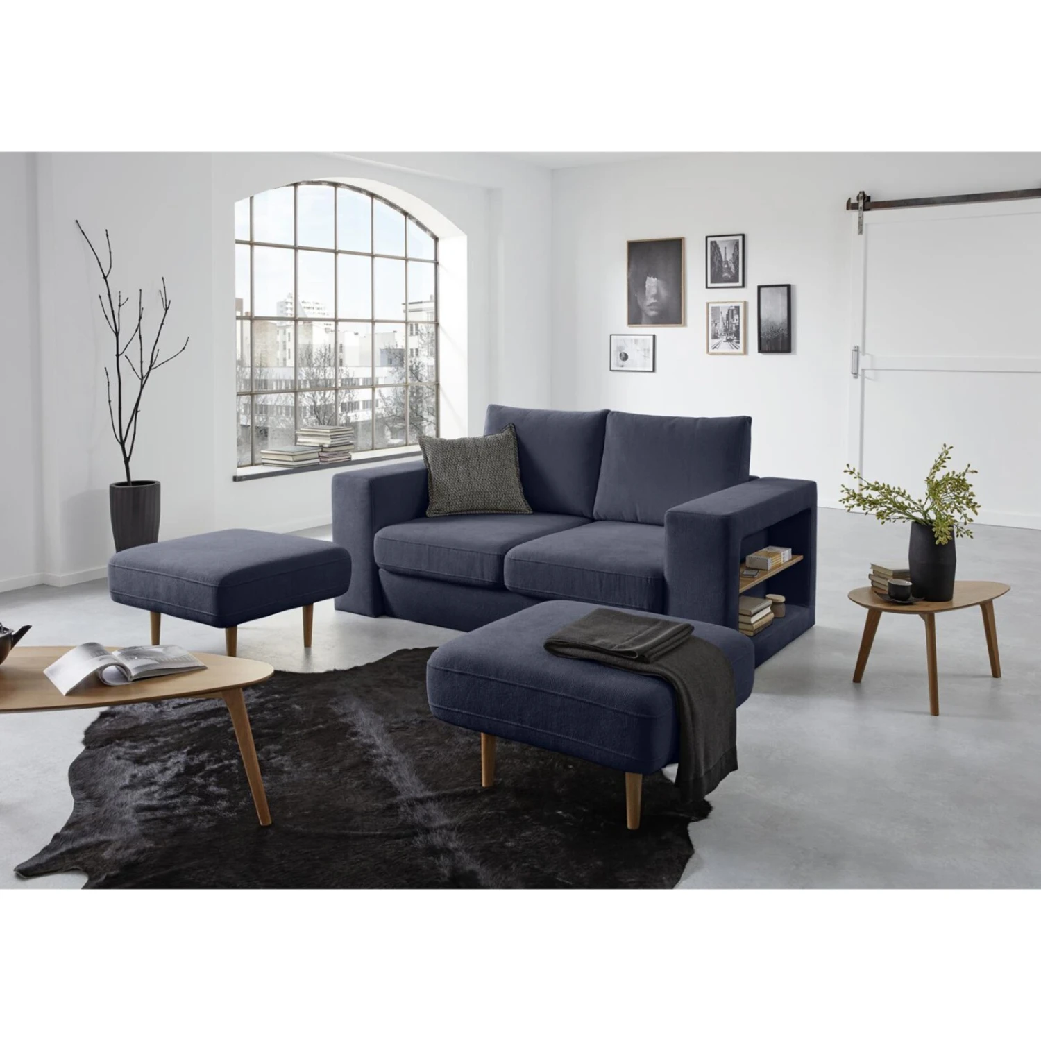Sofa mit 2 Hockern - LOOKS by Wolfgang Joop - dunkelblau - Armlehne mit Regal - 172 cm 2 Sofa mit 2 Hockern - LOOKS by Wolfgang Joop - dunkelblau - Armlehne mit Regal - 172 cm – Bild 2