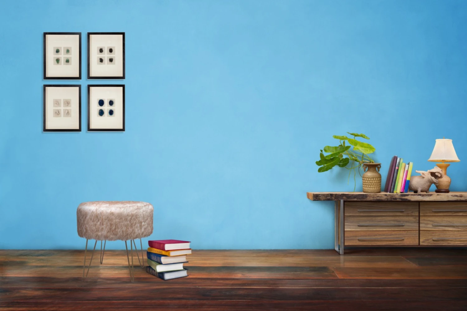 Fellhocker MIO - braun-weiß - mit Metallfuß 2 Fellhocker MIO - braun-weiß - mit Metallfuß – Bild 2